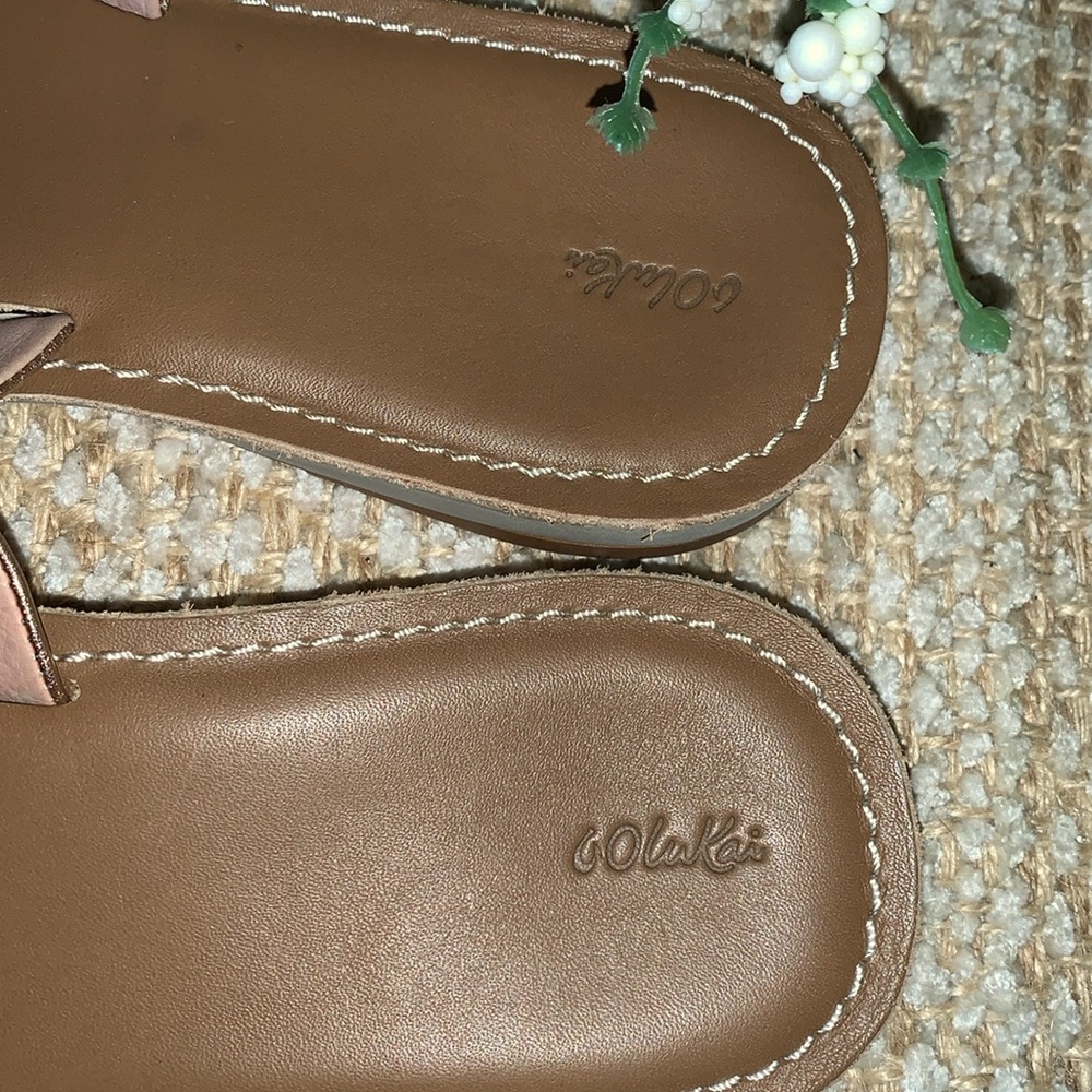 OluKai Rose Gold Sandals Modern Metallic Slides Size 8. - Picture 3 of 9